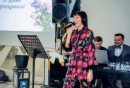 Поющая ведущая Федосеева Жаннета