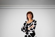 Поющая ведущая Федосеева Жаннета