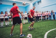 Шоу команда по футбольному фристайлу  Одно касание