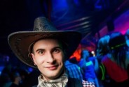 Ведущий Исаков Евгений