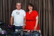 Ведущая и певец Шеремет Елена и Илья