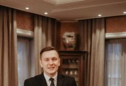 Ведущий Алексеев Константин