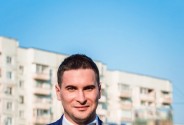 Ведущий Исаков Евгений