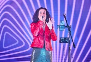 Звукооператор и вокалистка Вероника