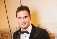 Ведущий Исаков Евгений