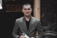 Ведущий Исаков Евгений