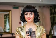 Ведущая, певица Лесникова Ника