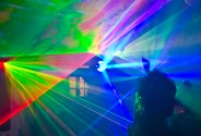 Звукооператор и певица DJ Nikki