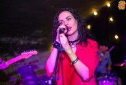 Звукооператор и певица DJ Nikki