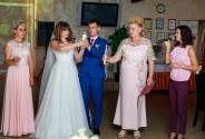 Ведущая, певица Лесникова Ника