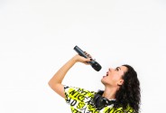 Звукооператор и певица DJ Nikki
