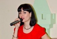 Звукооператор и певица DJ Nikki