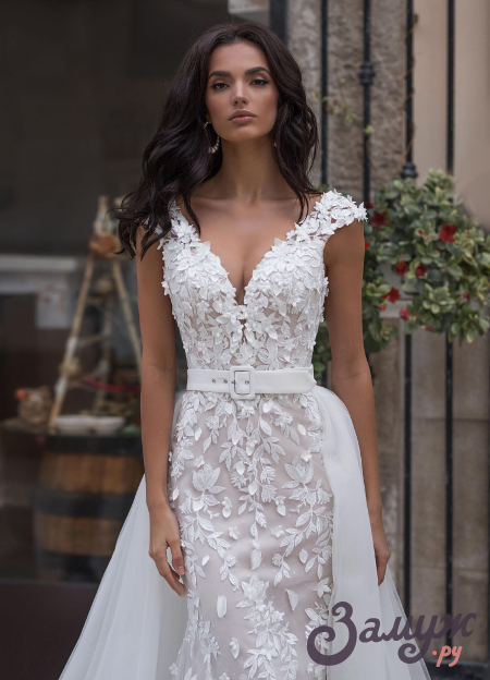 Свадебное платье с поясом